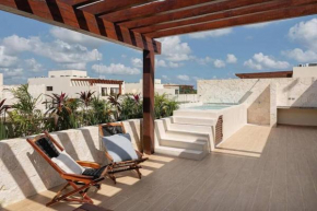 Spacious 2 Bdr PH Blue Luxury Condo Pvt pool terrace Jungle View